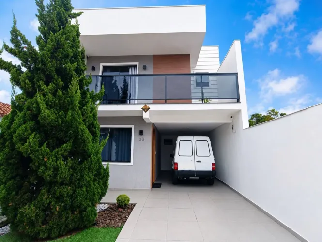 C-SO1714 Sobrado Moderno com Piscina | 170m² | 3 Quartos (1 Suíte) | Campo Pequeno - Colom