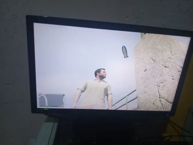 2 monitor led VGA DVI vendo ou troco leia descrição abaixo