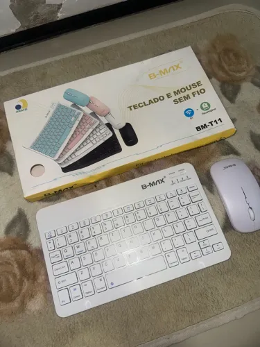 Kit Teclado E Mouse Bluetooth B-max Bm-t11 Recarregável Mouse Branco Teclado Branco