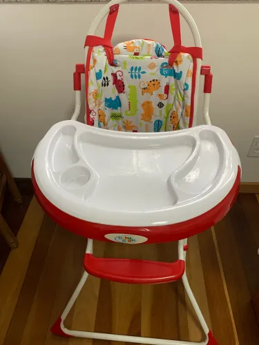 Cadeirinha de bebê para alimentação 