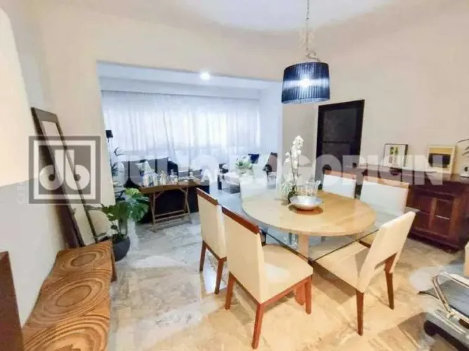 Apartamento : Padrão / Residencial / Copacabana