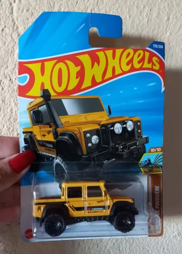Carrinho Hot Wheels Dirt Mordus de Poussiere