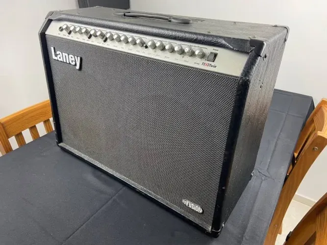 Laney TFX3 Twin 2x12 - Tube Fusion - 120W - Combo Profissional para Guitarra