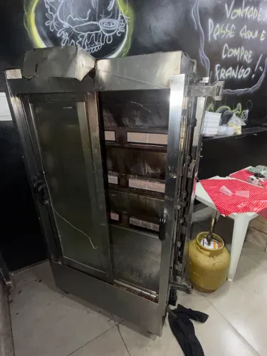Equipamentos para comércio de frango assado