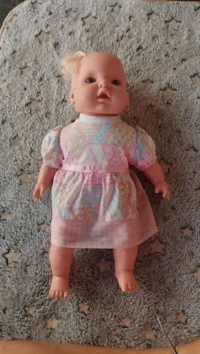 Linda boneca bebê