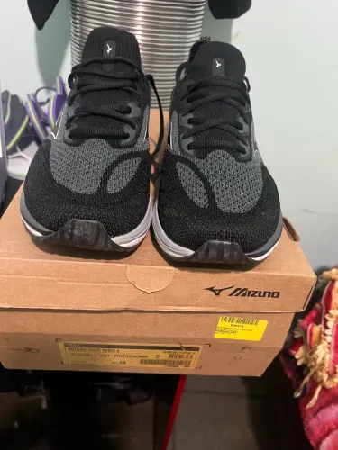 Mizuno wave mirai 4 número 44 gigante pra pé grande