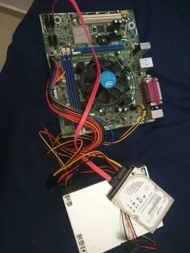 Placa Mãe com fonte, HD e processador