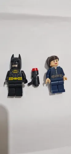 Miniaturas tipo LEGO - Batman + Personagem Feminina (DC) + Acessório