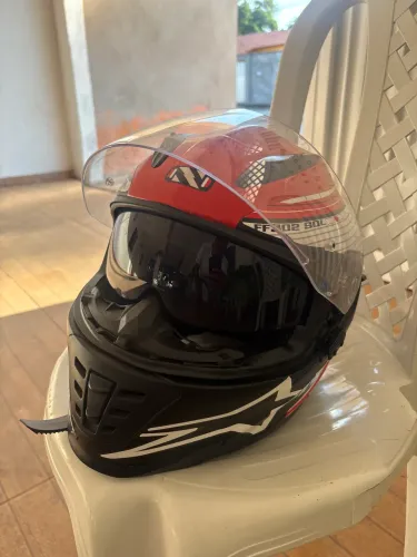 Capacete