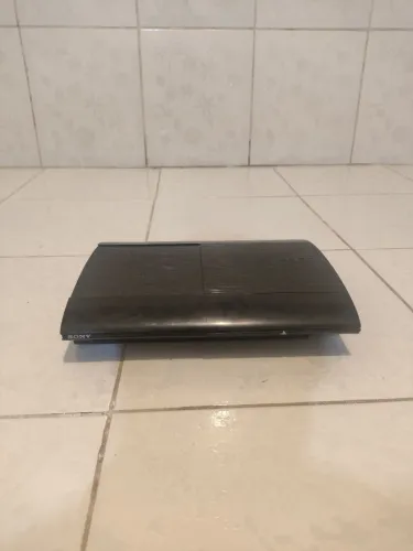 VENDE-SE PLAYSTATION 3  Super slim completo!!!