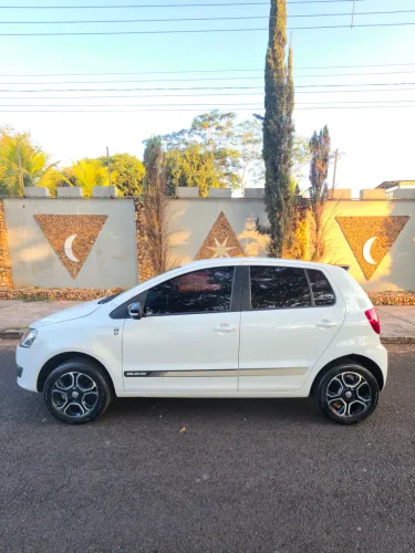 Volkswagen Fox Selecao 1.0 Total Flex 8V 5P 2014