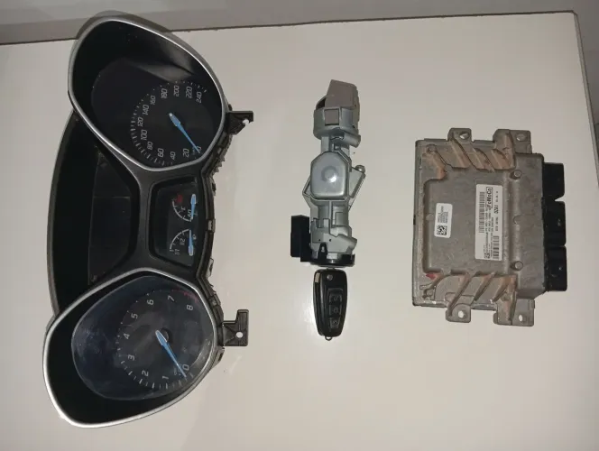 módulo Ford Focus 2015(kit code incompleto)
