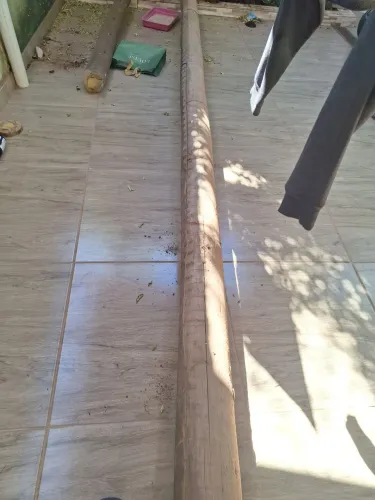 Vendo barato duas peças de eucalipto ou troco por álcool do meu interesse