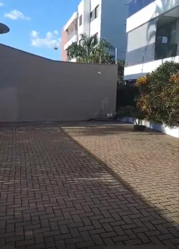 Alugo um apartamento