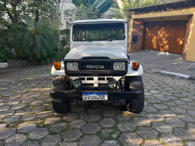 Toyota Band.Picape CD 2P Chassi Longo Diesel 1991