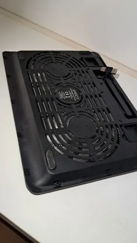 Base de carregamento para notebook