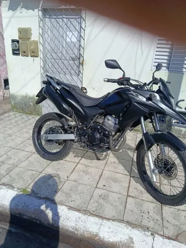 XRE top zera de tudo toda preto fosco
