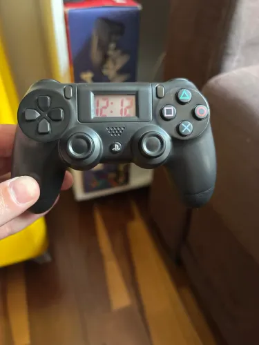Relógio digital PS4
