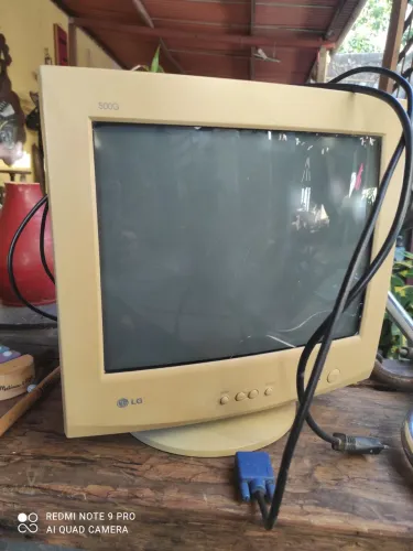 Monitor de Computador LG de tubo,Leia: