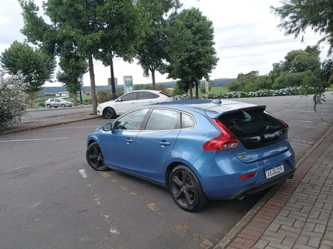 Volvo V40 T-4 Momentum 2.0 Aut. 2016