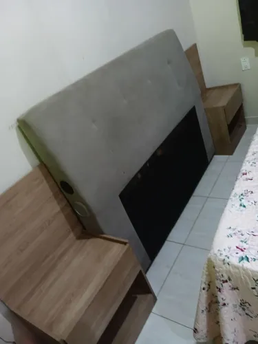 Cabeceira com Sistema de Som ?