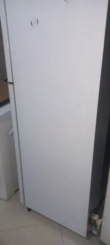Geladeira panassonic inverter. Vazamento de gás e motor com problema.