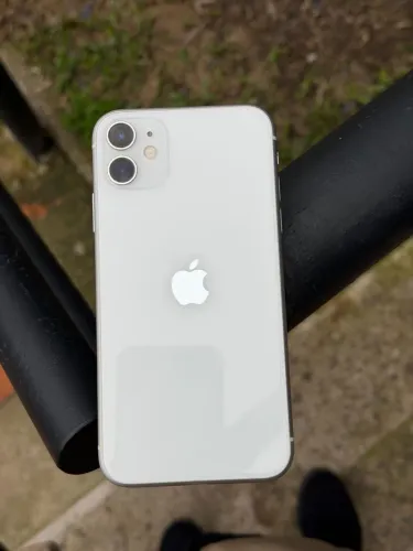 iPhone 11 128GB, usado, em boas condições, original, única dona