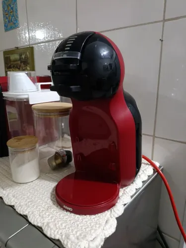 Cafeteira Nescafé Dolce Gusto não tá saindo agua