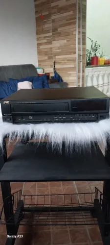 VÍDEO CASSETE JVC RECORD HR-D641M USADO 