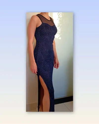 Vestido de Festa Longo Azul Escuro com Brilho, Tule e Fenda (Novo com Etiqueta)
