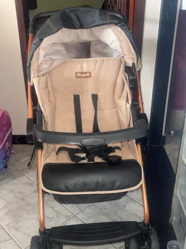 Carrinho de Bebe Burigotto Rio K Bebe Conforto Mon Amour - cor bege