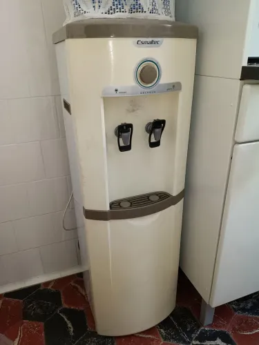Bebedouro Esmaltec Gelagua coluna 