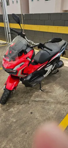 Honda ADV vermelha 2022 150
