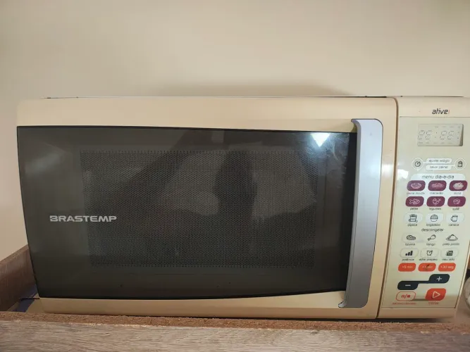 Vende-se Microondas Brastemp
