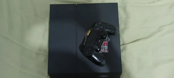 PS4 Fat 400GB + 1 Controle + Jogos