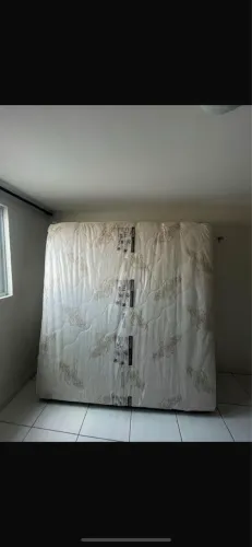 Vendo colchão de cama king semi novo