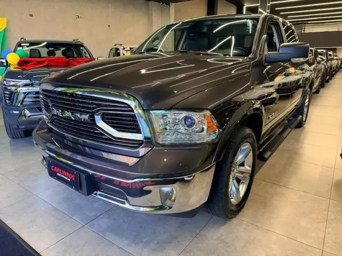 Ram Classic Laramie Night Edition 5.7 V8 16V Gasolina 4X4 Aut. 2023