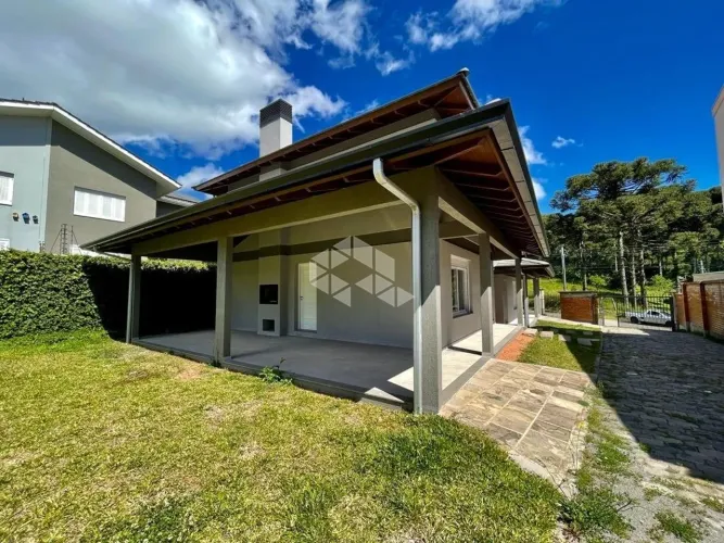 Casa 03 dormitórios em condomínio fechado no bairro Bela Vista em Caxias do Sul