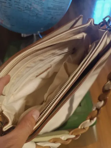 Bolsa de ombro meia lua detalhe trançado em marrom usada 2x 