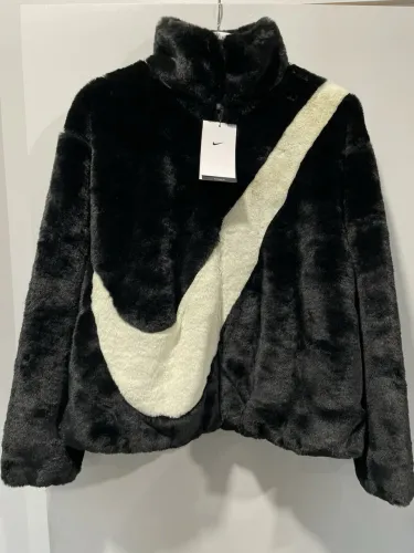 Jaqueta Nike edição limitada