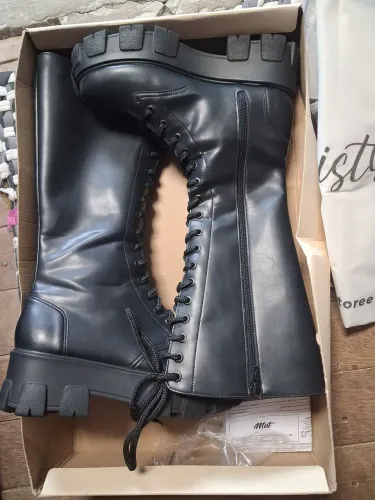 Sapatos e botas