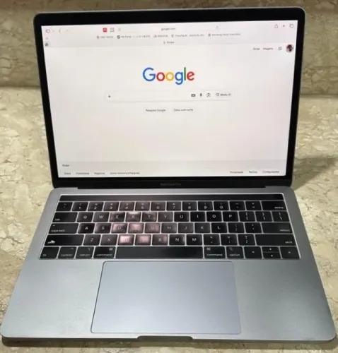 MacBook Pro 13 2019 i5 8GB 256GB SSD Touch Bar + Caixa