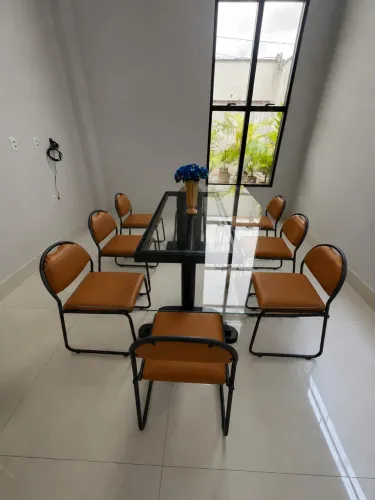Vendo dois jogos de mesa de 8 lugares