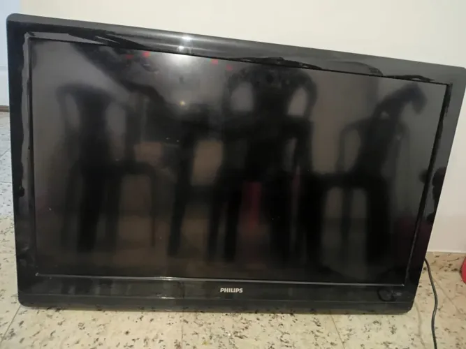 TV Philips 42" LCD + Controle Original