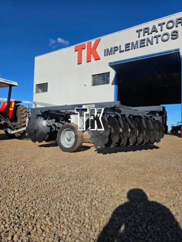 cod. 1402 GRADE ARADORA DE CONTROLE 16 X 28 INTERMEDIARIA TATU - Tk Tratores Nova Andradin