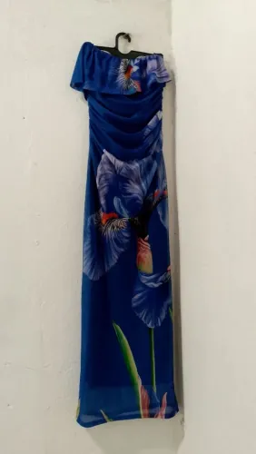 2 Vestidos Femininos - 1 Nunca Usado + 1 Pouco Usado