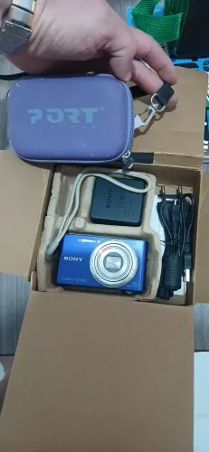 Câmera digital sony cyber shot Dsc730. 16.1 megapixes. Cartão memória 8Gb. Com carregador.