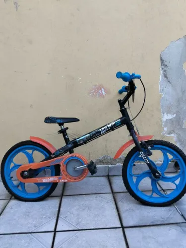 Bicicleta Caloi infantil aro 12 ano 2012 hot Wheels