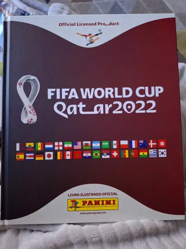 Álbum Capa Dura Copa do Mundo 2022 Completo ( Colado ) 