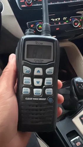Vende-se rádio vhf portátil